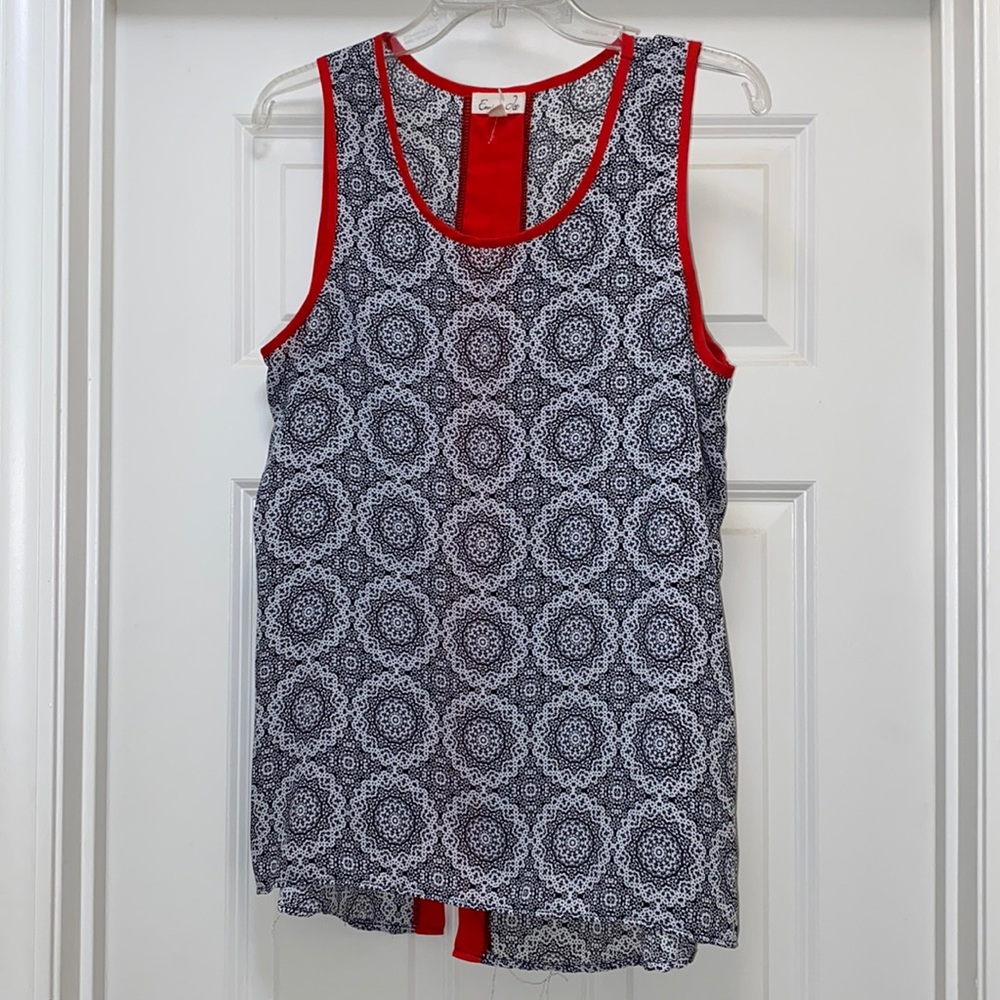 Emi & Joe sleeveless lightweight top